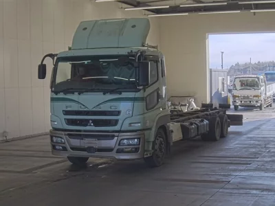 Mitsubishi SUPER GREAT  с аукциона в Японии