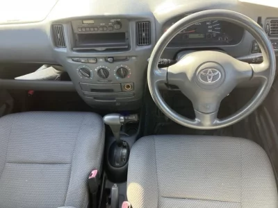 Toyota SUCCEED  с аукциона в Японии