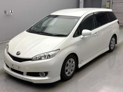Toyota WISH  с аукциона в Японии