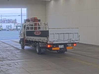 Isuzu FORWARD  с аукциона в Японии