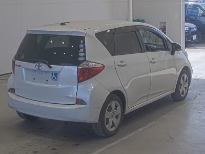 Toyota RACTIS  с аукциона в Японии