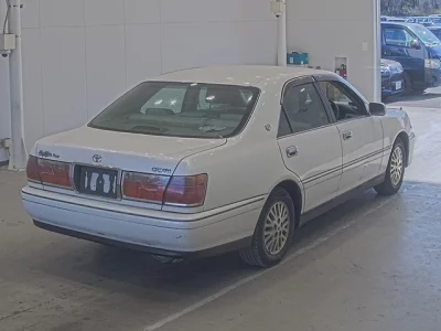 Toyota CROWN  с аукциона в Японии