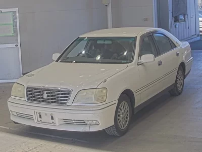 Toyota CROWN  с аукциона в Японии