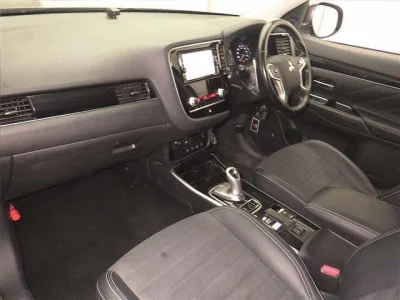 Mitsubishi OUTLANDER PHEV  с аукциона в Японии