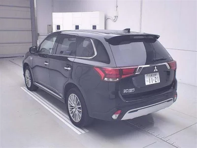 Mitsubishi OUTLANDER PHEV  с аукциона в Японии