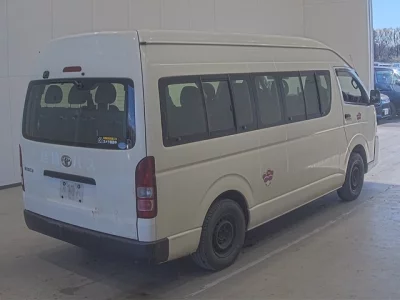 Toyota HIACE  с аукциона в Японии