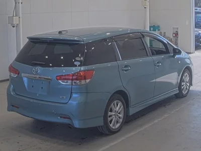 Toyota WISH  с аукциона в Японии