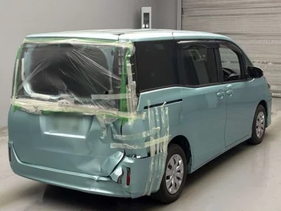 Toyota VOXY  с аукциона в Японии