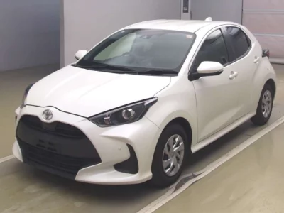Toyota YARIS  с аукциона в Японии