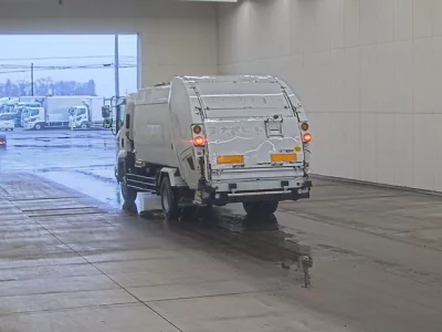 Isuzu FORWARD  с аукциона в Японии