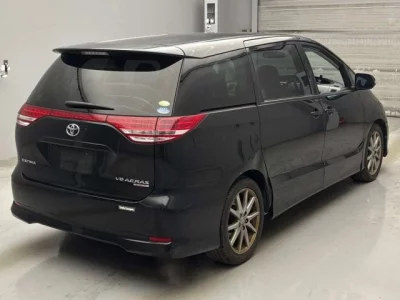 Toyota ESTIMA  с аукциона в Японии
