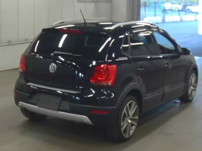 Volkswagen CROSS POLO  с аукциона в Японии