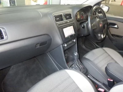 Volkswagen CROSS POLO  с аукциона в Японии