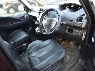 Nissan SERENA  с аукциона в Японии