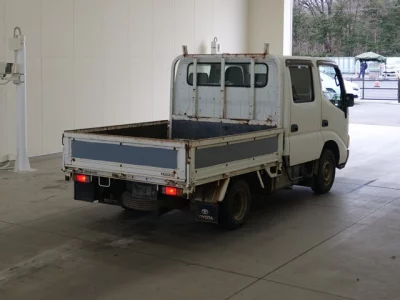 Toyota DYNA  с аукциона в Японии