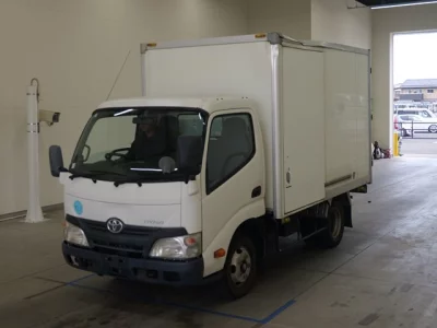 Toyota DYNA  с аукциона в Японии