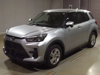 Toyota RAIZE  с аукциона в Японии