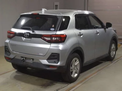 Toyota RAIZE  с аукциона в Японии