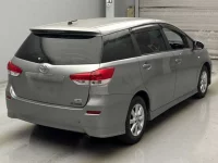 Toyota WISH лот № 4106 оценка 3.5  с аукциона в Японии 1