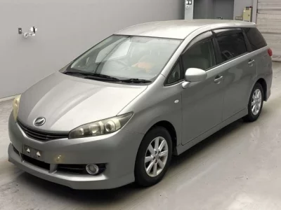 Toyota WISH  с аукциона в Японии