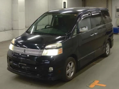 Toyota VOXY  с аукциона в Японии