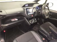 Toyota NOAH лот № 8331 оценка 4  с аукциона в Японии 3