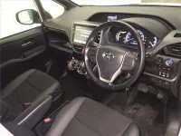 Toyota NOAH лот № 8331 оценка 4  с аукциона в Японии 2