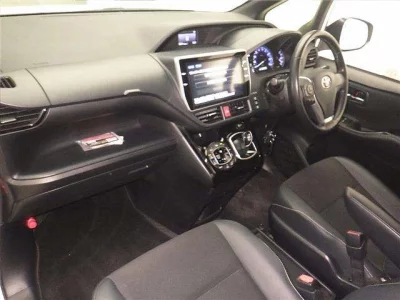 Toyota NOAH  с аукциона в Японии