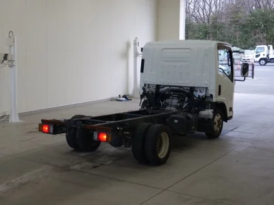 Isuzu ELF  с аукциона в Японии