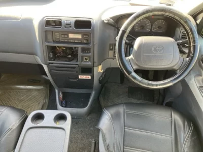 Toyota GRANVIA  с аукциона в Японии