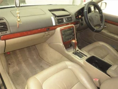 Toyota PROGRES  с аукциона в Японии