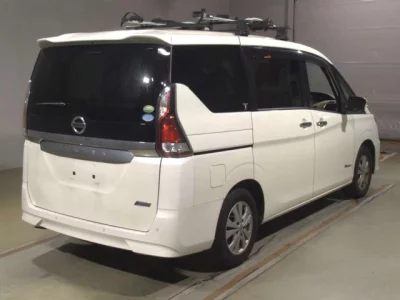 Nissan SERENA  с аукциона в Японии