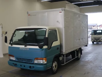 Isuzu ELF