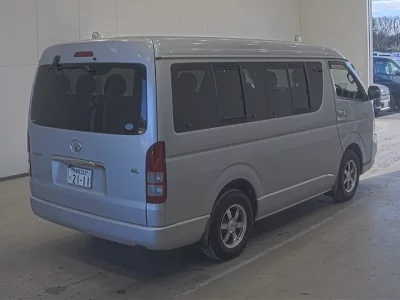 Toyota HIACE  с аукциона в Японии