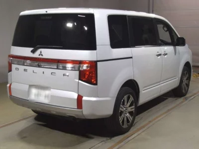 Mitsubishi DELICA D5