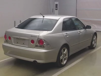 Toyota ALTEZZA  с аукциона в Японии