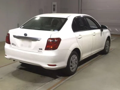 Toyota COROLLA AXIO  с аукциона в Японии