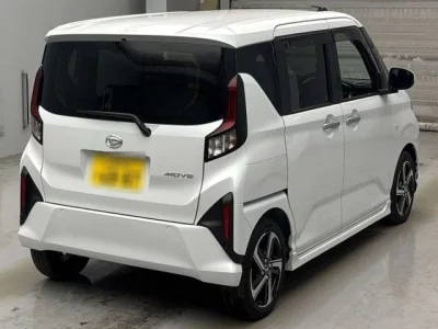 Daihatsu MOVE  с аукциона в Японии