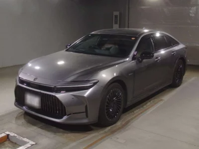 Toyota CROWN  с аукциона в Японии