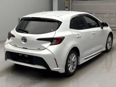 Toyota COROLLA SPORT  с аукциона в Японии