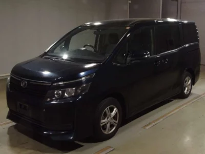 Toyota VOXY  с аукциона в Японии