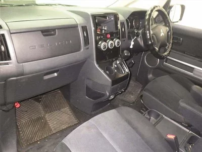 Mitsubishi DELICA D5  с аукциона в Японии