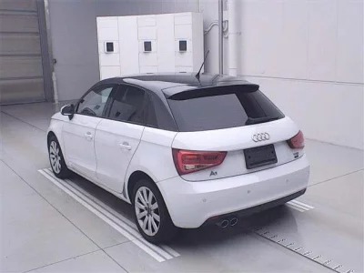 Audi A1  с аукциона в Японии
