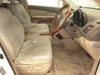Toyota HARRIER лот № 30102 оценка 3.5  с аукциона в Японии 4