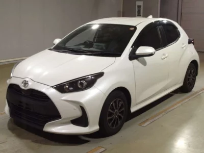 Toyota YARIS  с аукциона в Японии