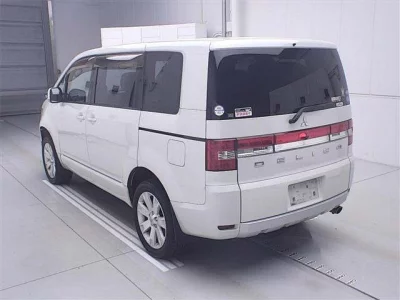 Mitsubishi DELICA D5