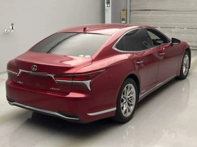 Lexus LS  с аукциона в Японии