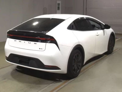 Toyota PRIUS  с аукциона в Японии