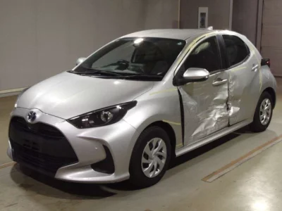 Toyota YARIS  с аукциона в Японии