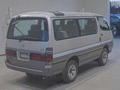 Toyota HIACE  с аукциона в Японии